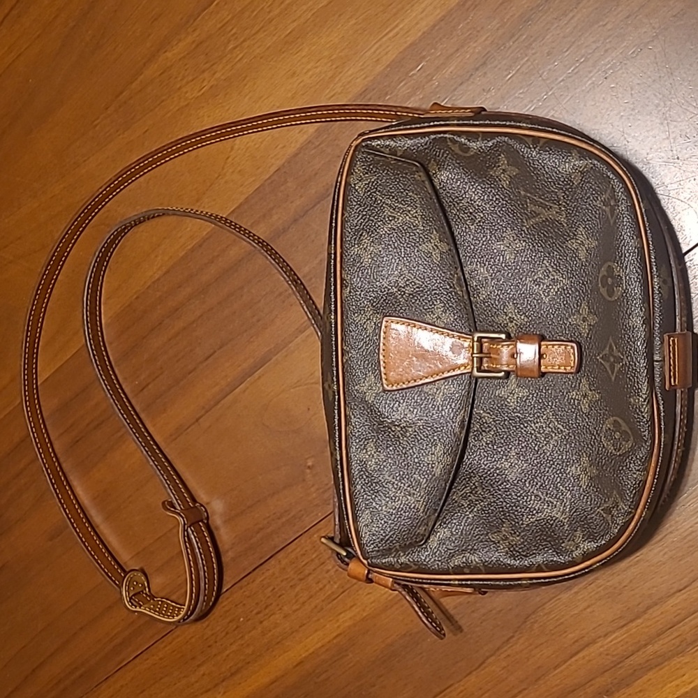 Authentic vintage  Louis Vuitton Jeunefille Mm #42447L25 ACCEPTING OFFERS!!
